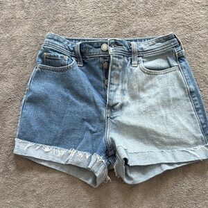 Hollister Ultra High Rise Mom Shorts